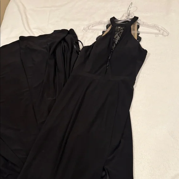 Elegant Black Lace Halter Dress - Picture 4 of 5